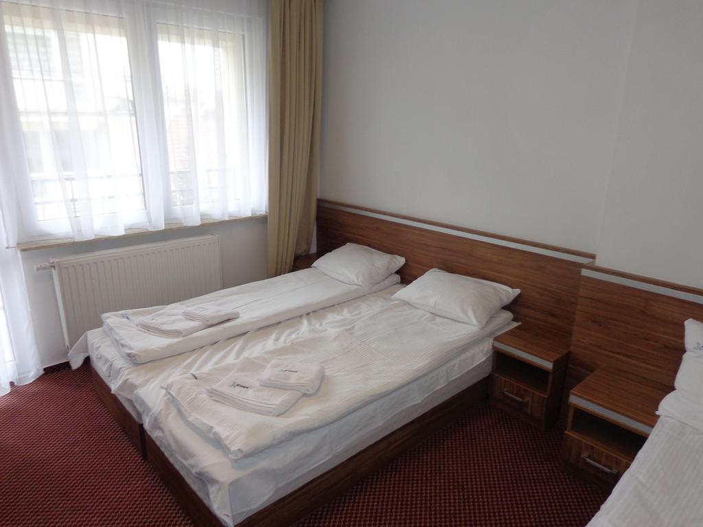 Adamar Jastrzebia Gora Bed & Breakfast Екстериор снимка
