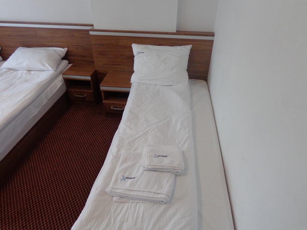 Adamar Jastrzebia Gora Bed & Breakfast Стая снимка
