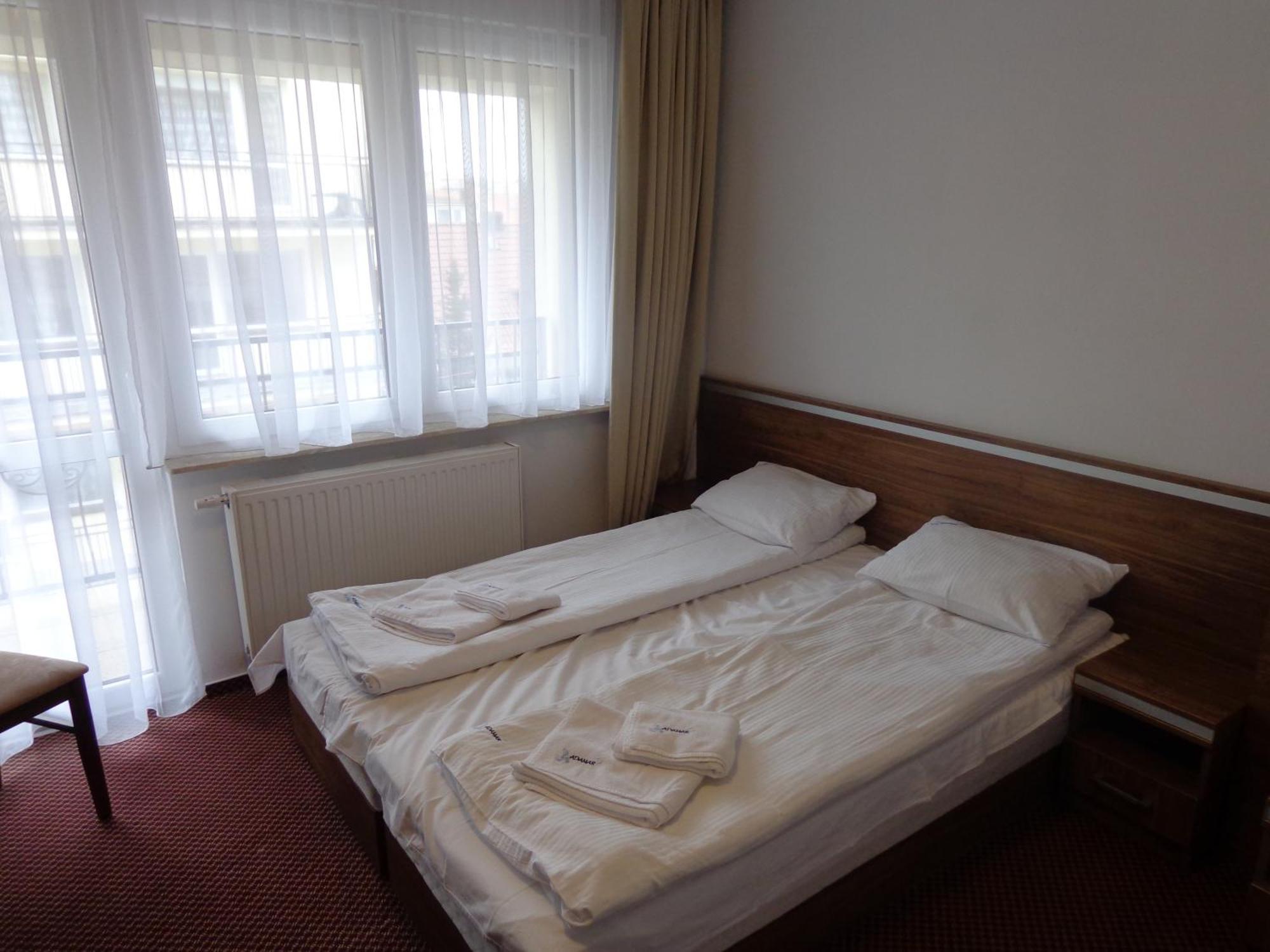 Adamar Jastrzebia Gora Bed & Breakfast Стая снимка