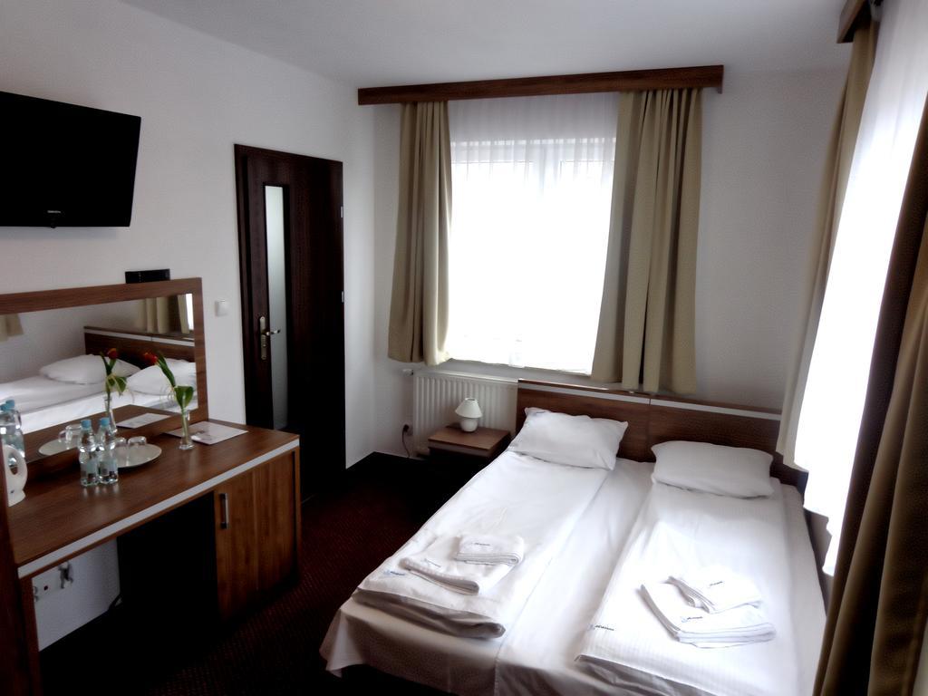 Adamar Jastrzebia Gora Bed & Breakfast Стая снимка