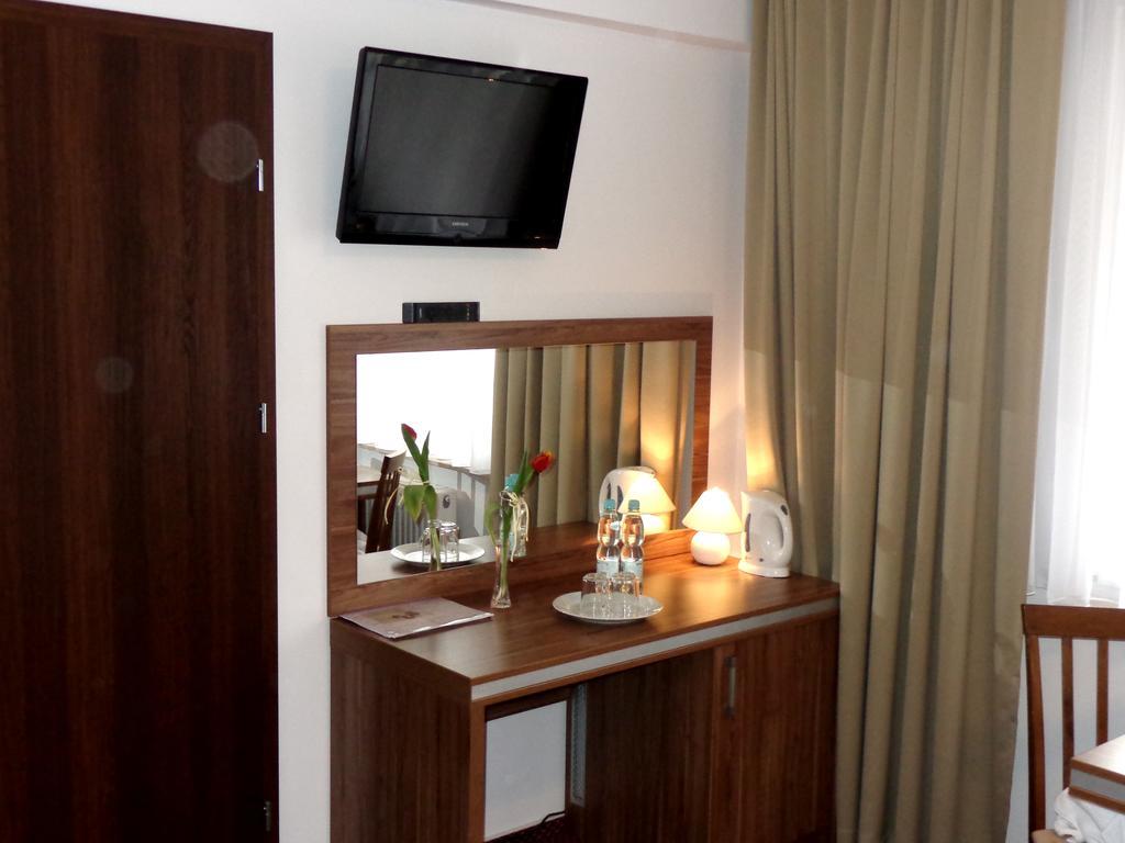 Adamar Jastrzebia Gora Bed & Breakfast Стая снимка