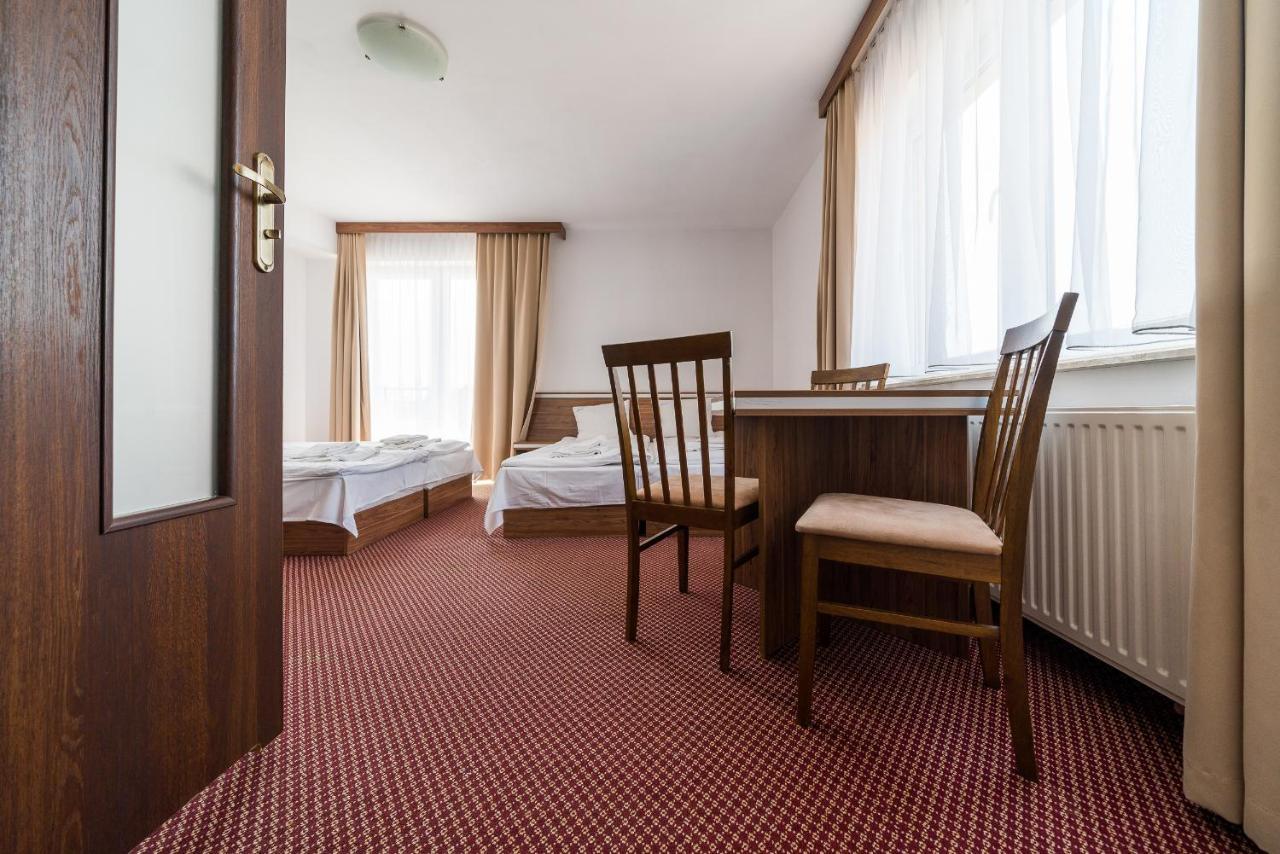 Adamar Jastrzebia Gora Bed & Breakfast Екстериор снимка