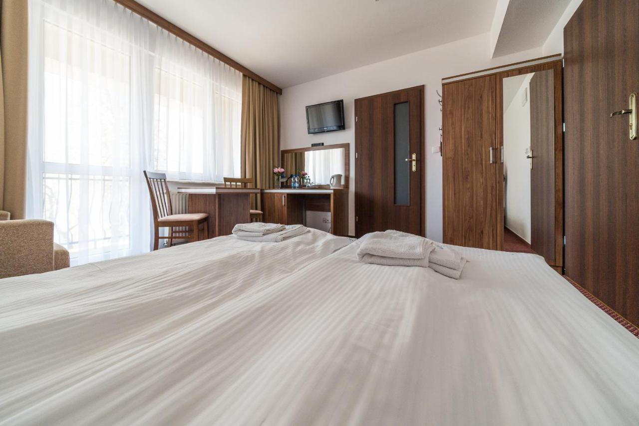 Adamar Jastrzebia Gora Bed & Breakfast Екстериор снимка